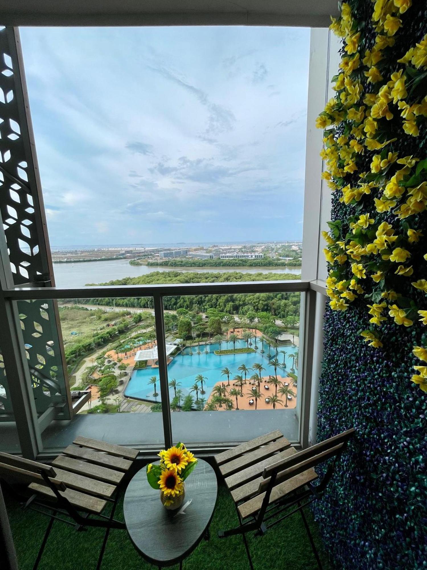 Studio Sea View Apartment At Gold Coast Pik By Mysweethome Jakarta Kültér fotó